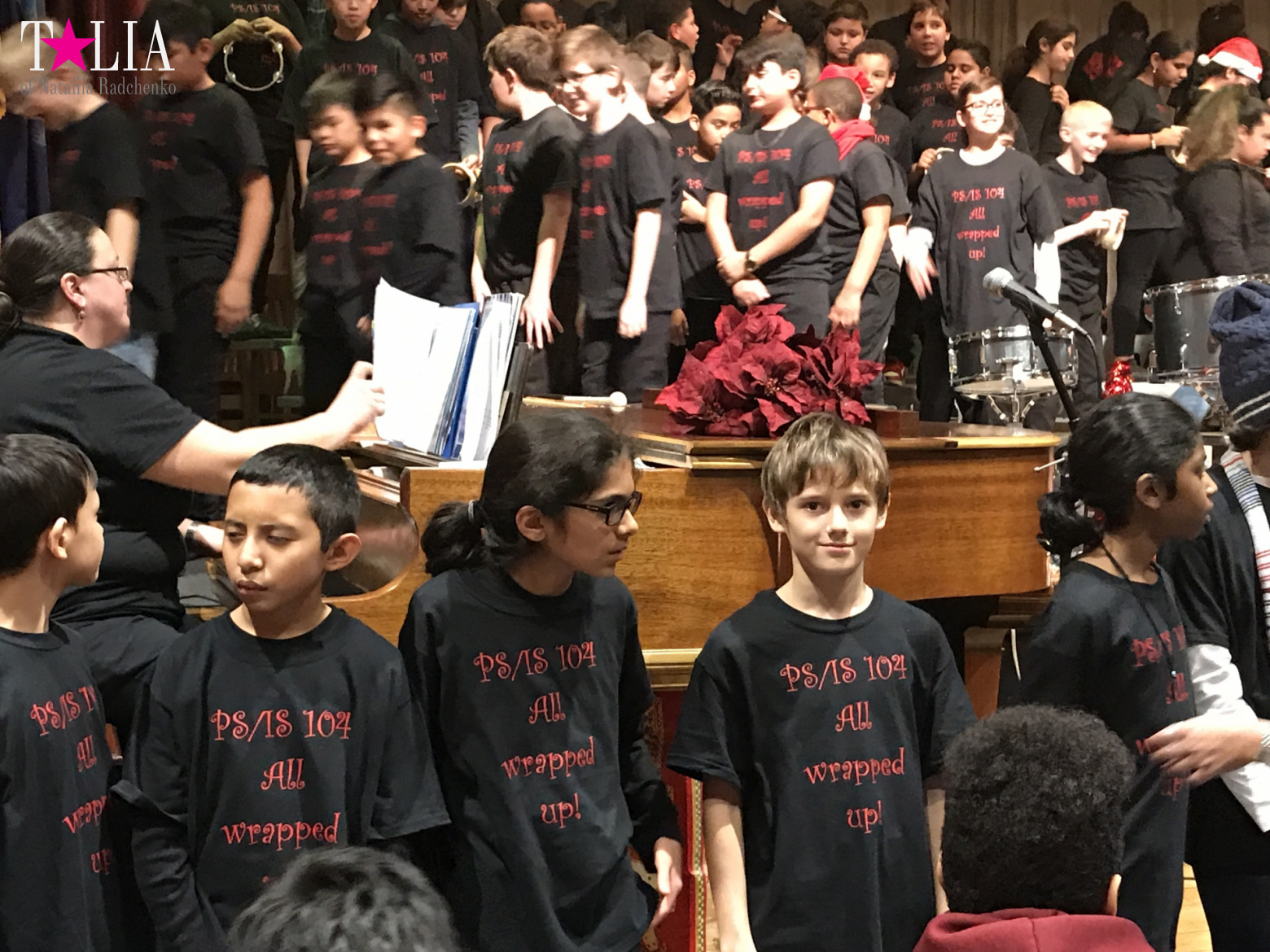 Новогоднее шоу в американской школе "Holiday show". Бэй Ридж, Нью-Йорк