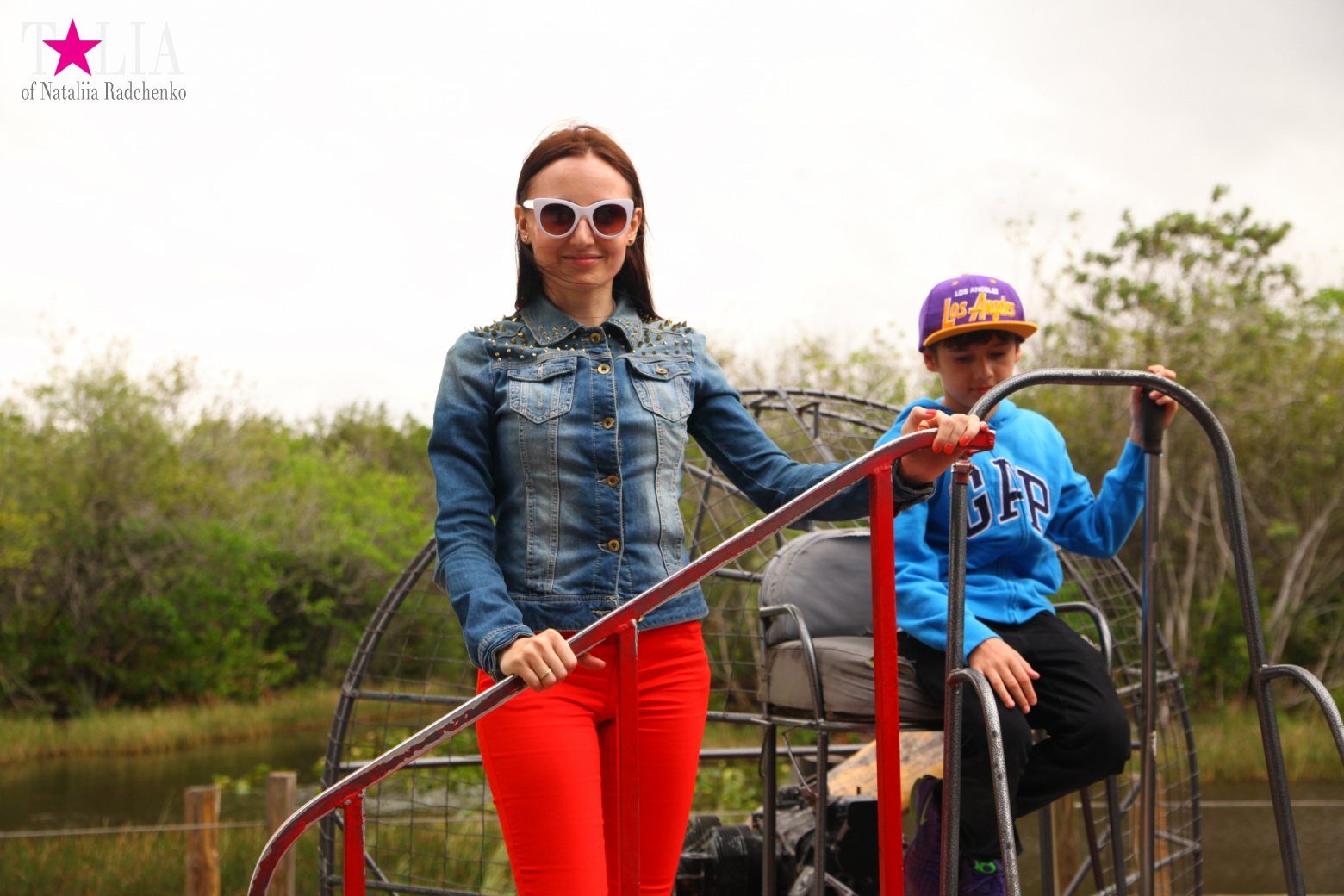 Катание на лодках по болоту с крокодилами в Gator Park, Эверглейдс, Майами