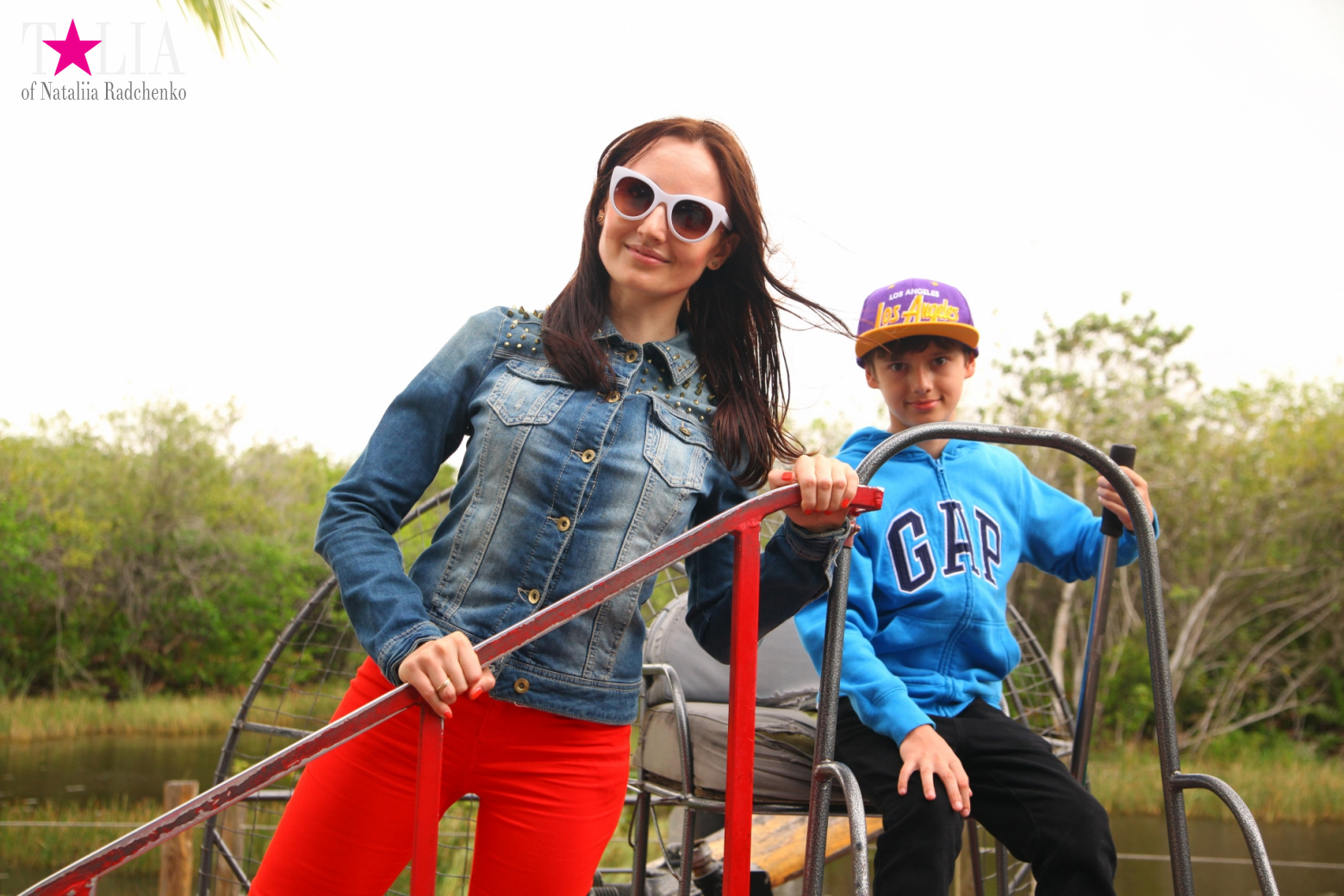 Катание на лодках по болоту с крокодилами в Gator Park, Эверглейдс, Майами