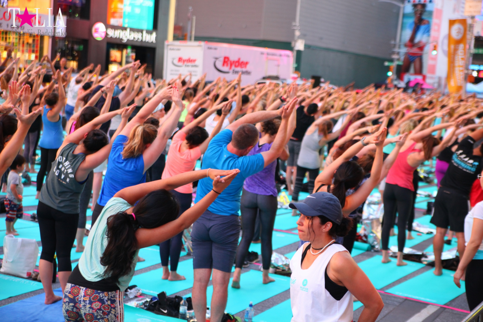 Yoga Festival "Solstice in Times Square 2017"