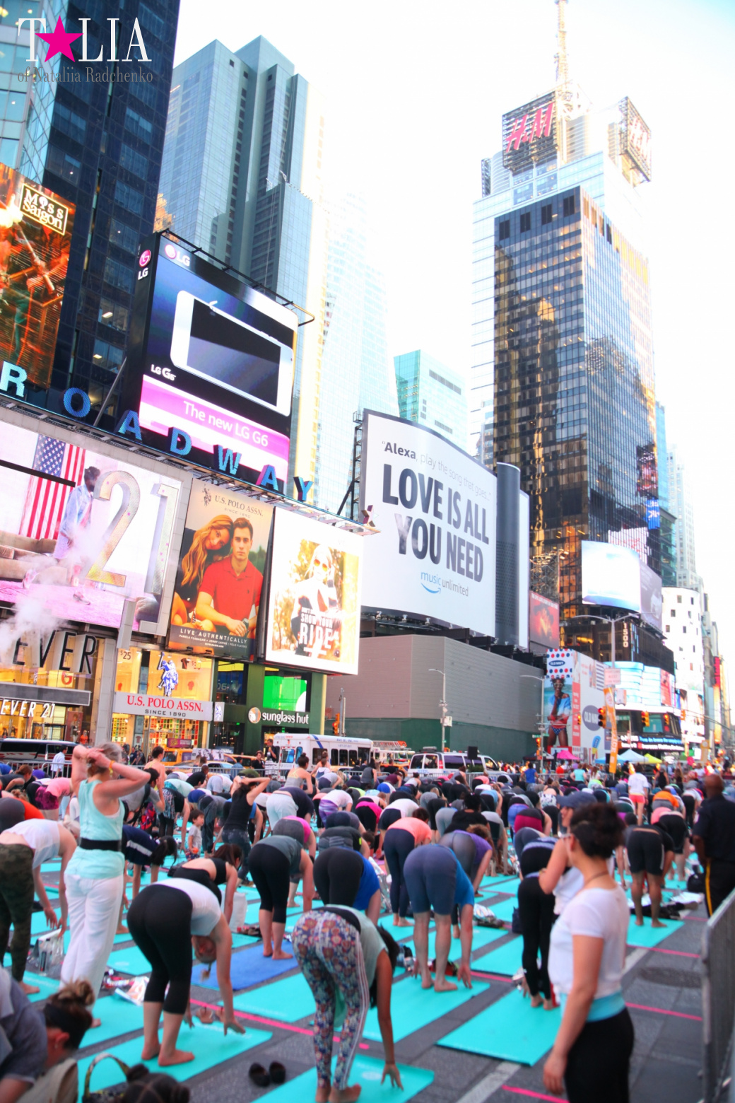 Yoga Festival "Solstice in Times Square 2017"