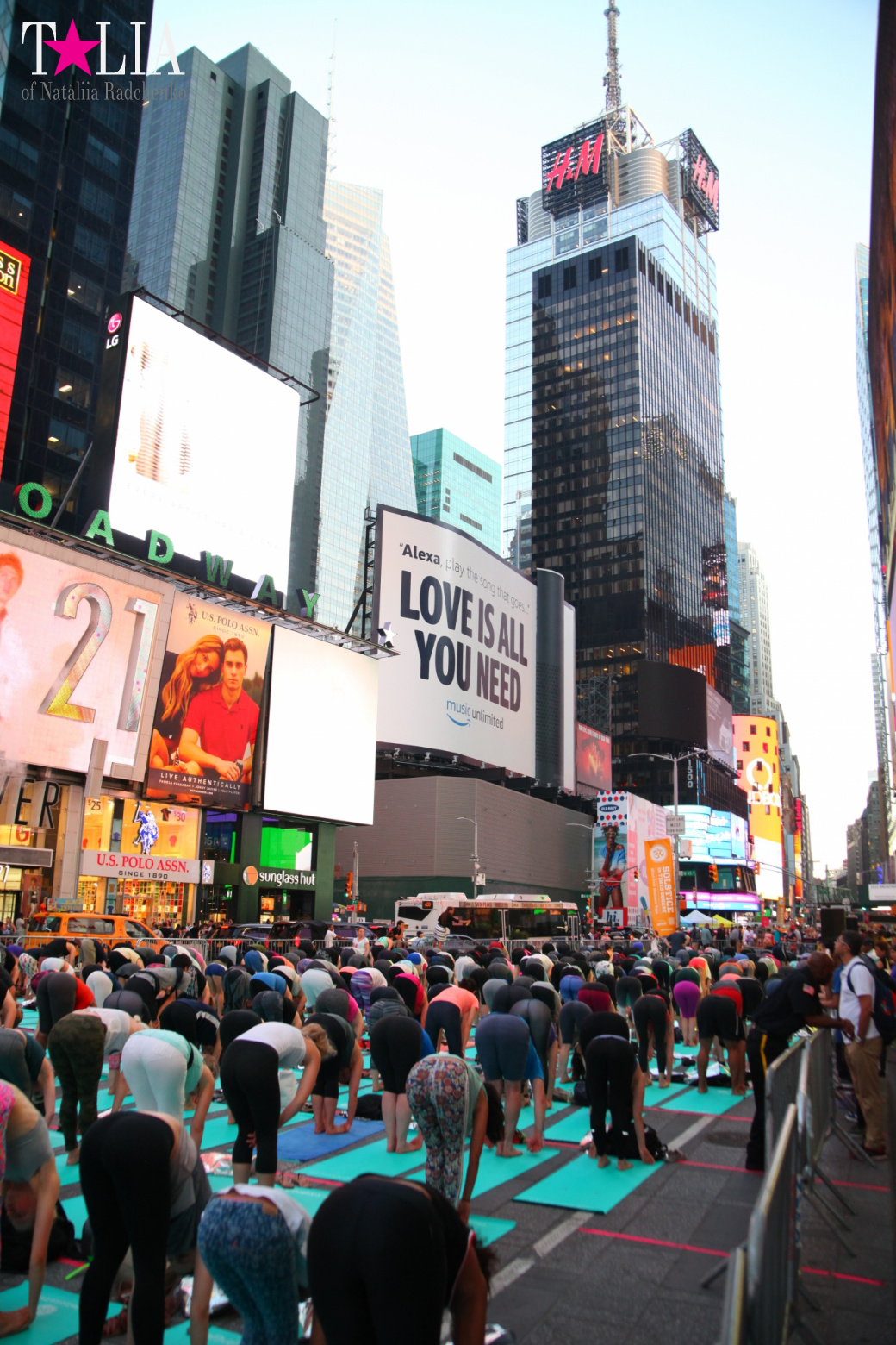 Yoga Festival "Solstice in Times Square 2017"