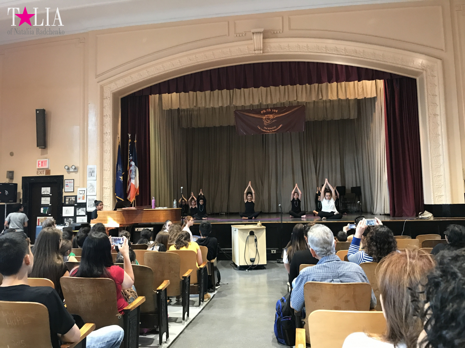 Performance at the American school "Let's sing!", PS / IS 104, Bay Ridge, Brooklyn, New York