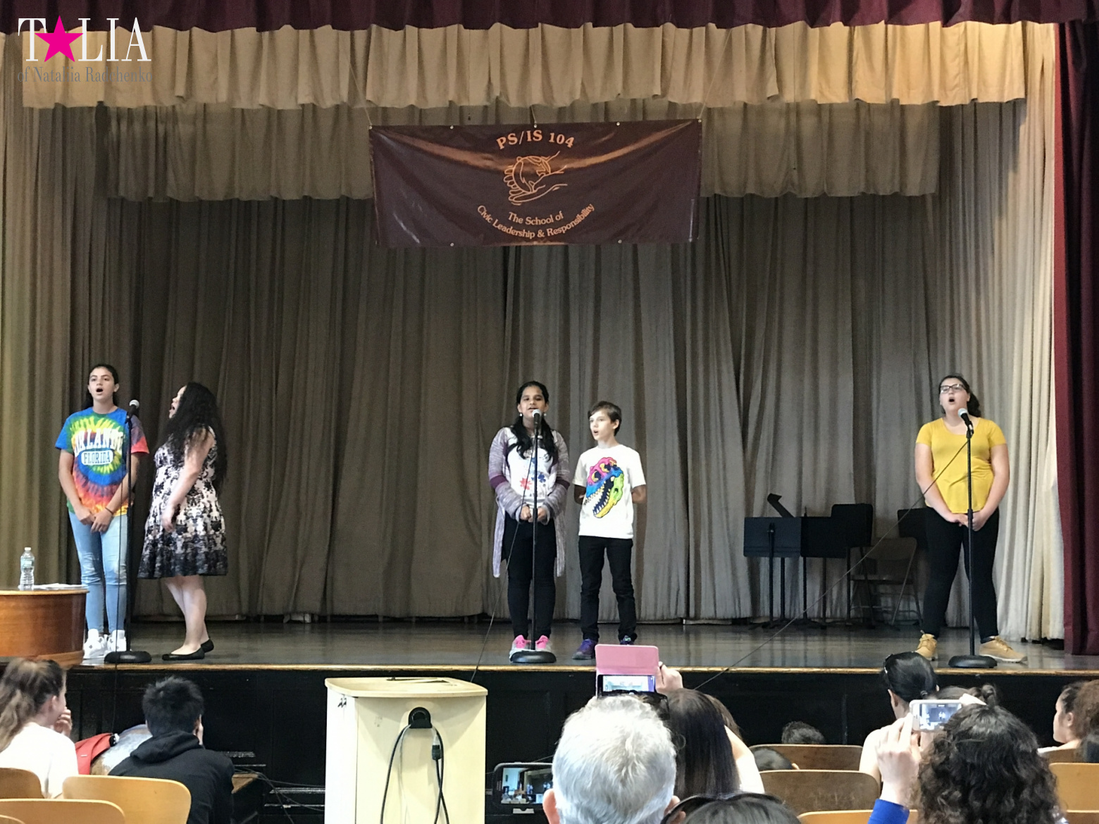 Performance at the American school "Let's sing!", PS / IS 104, Bay Ridge, Brooklyn, New York