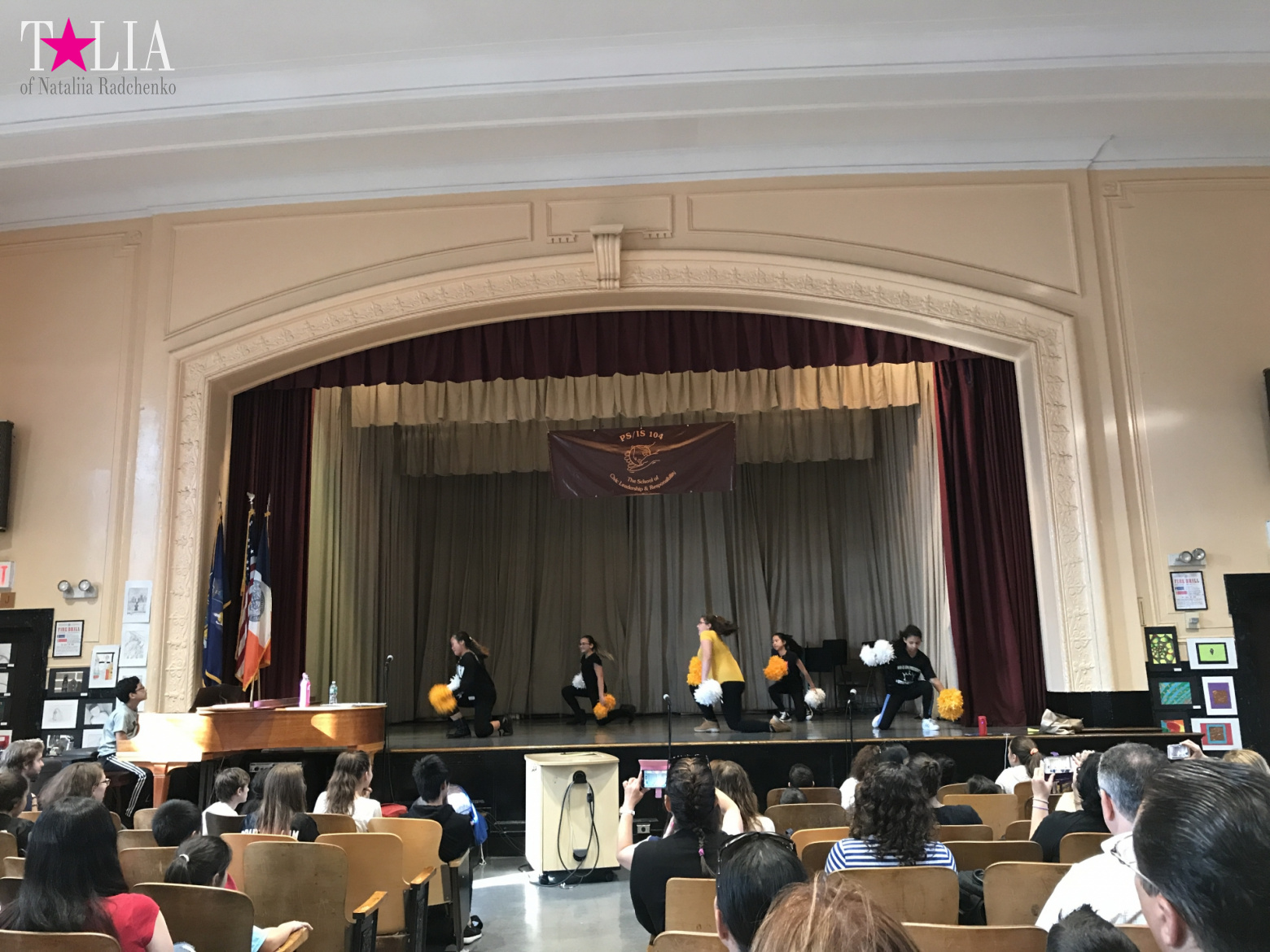 Performance at the American school "Let's sing!", PS / IS 104, Bay Ridge, Brooklyn, New York