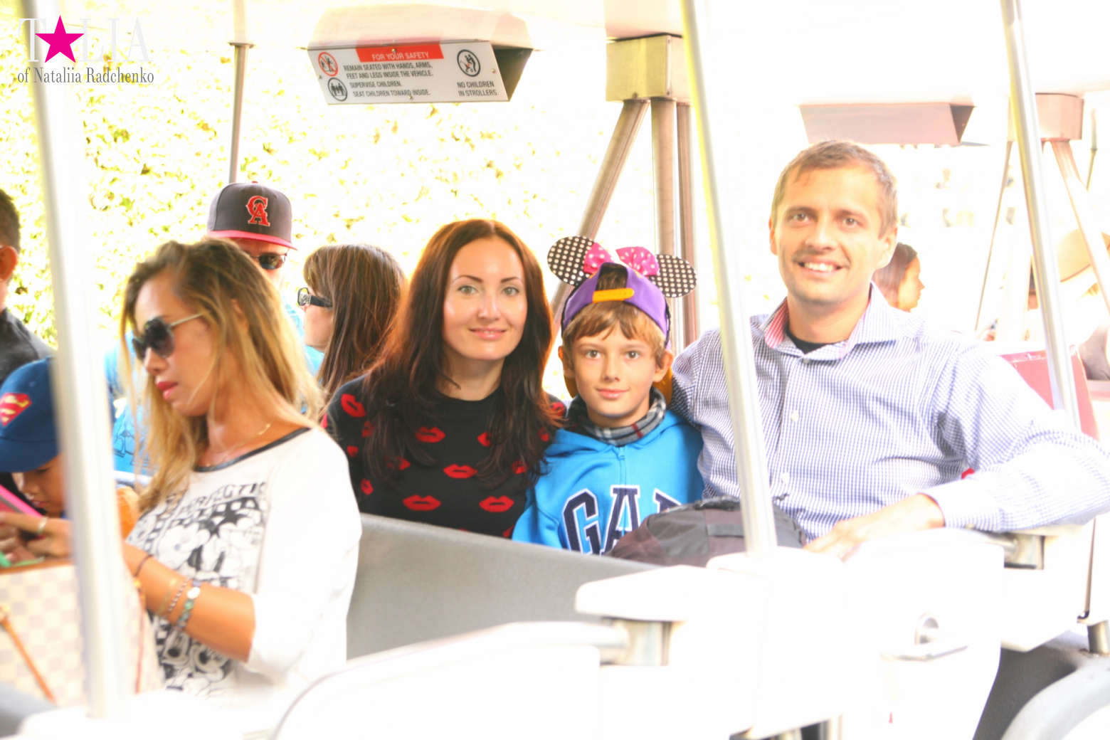 How to celebrate Halloween at the American Disneyland - decoration of the park  for Halloween