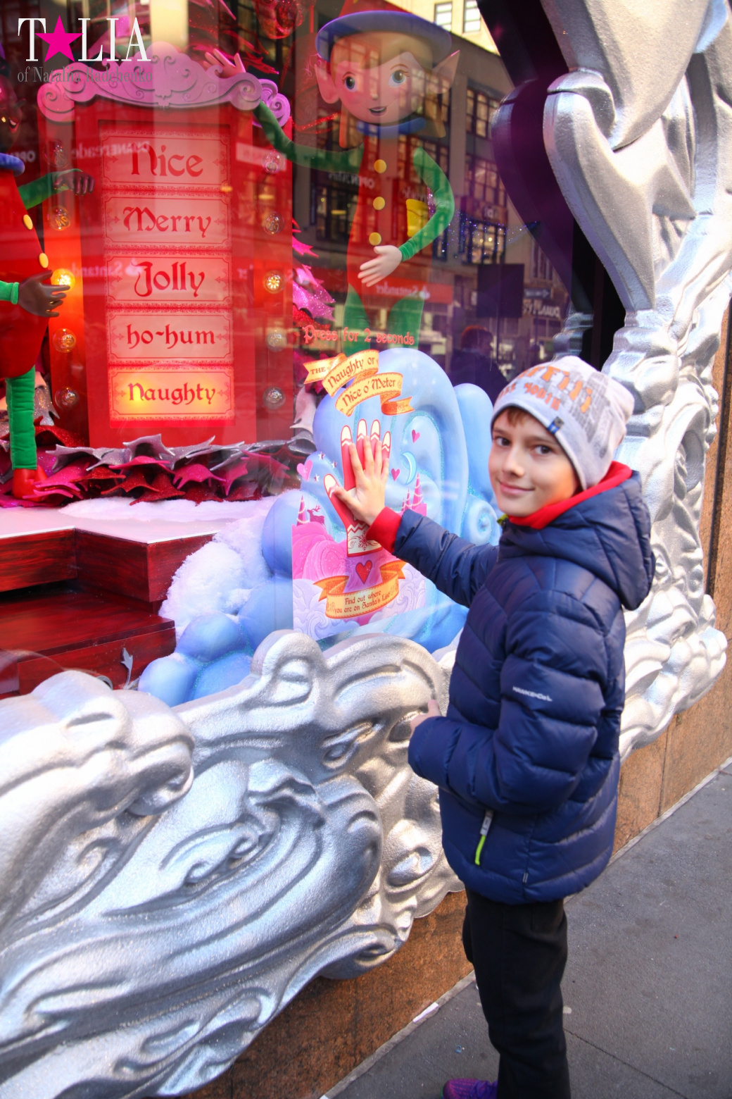 Новогодние и рождественские витрины магазинов Нью-Йорка 2016 - Macy's