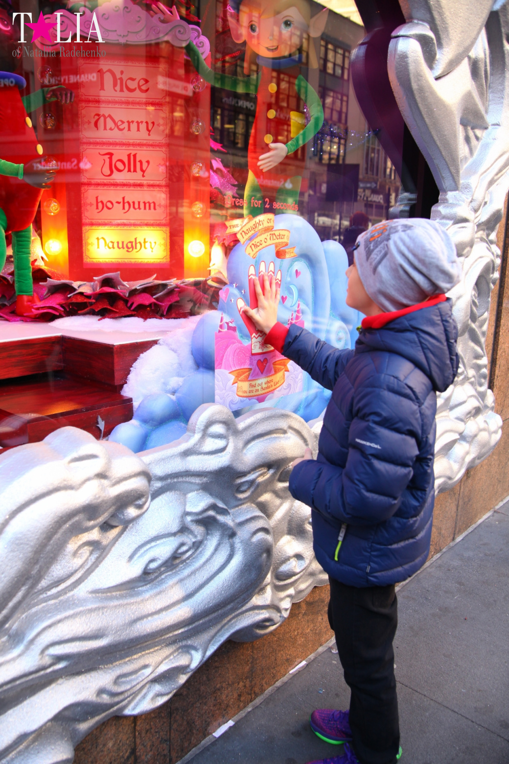 Новогодние и рождественские витрины магазинов Нью-Йорка 2016 - Macy's