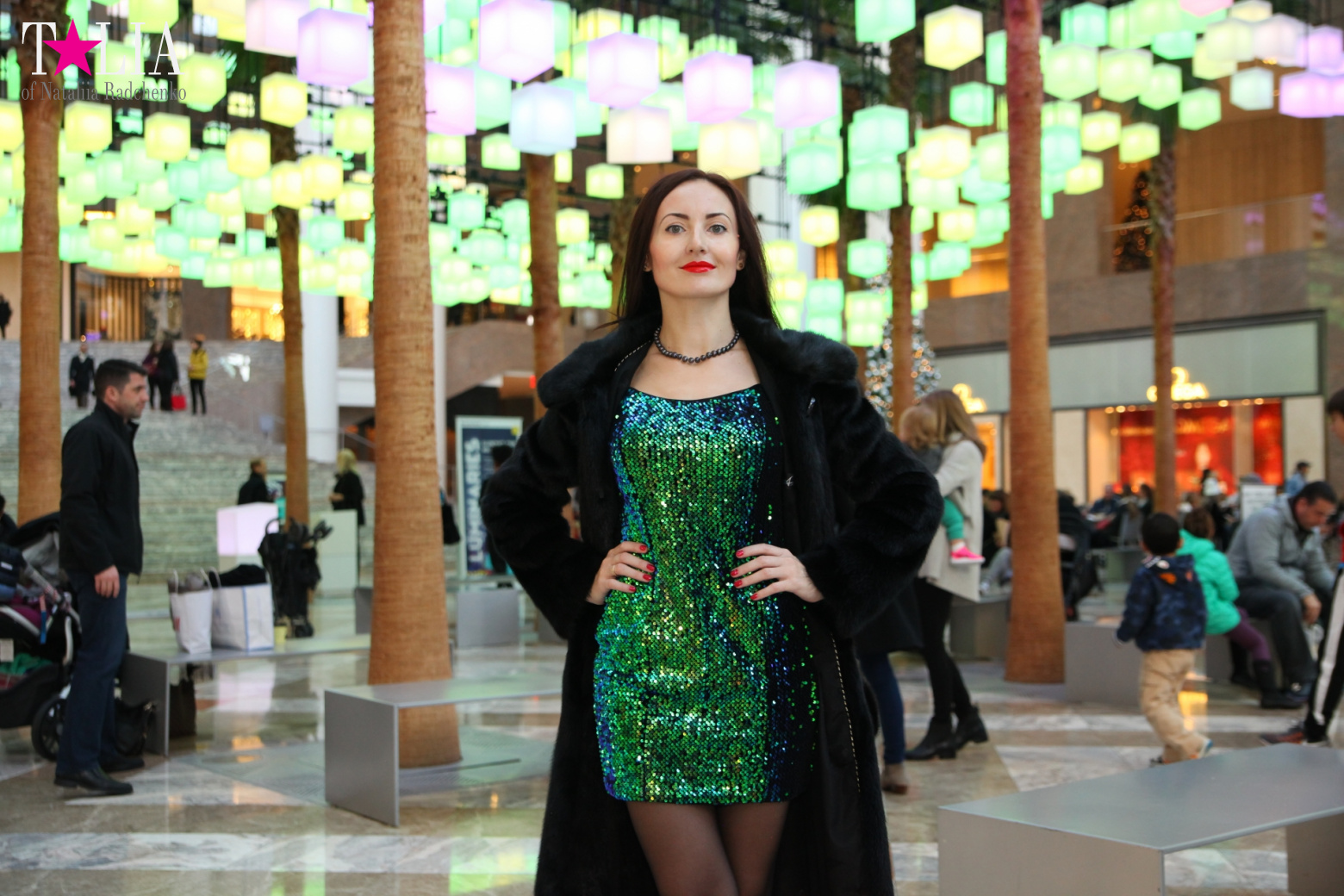 Световая инсталляция Luminaries в Зимнем саду Брукфилд Плейс Всемирного Финансового Центра, Нью-Йорк-Сити