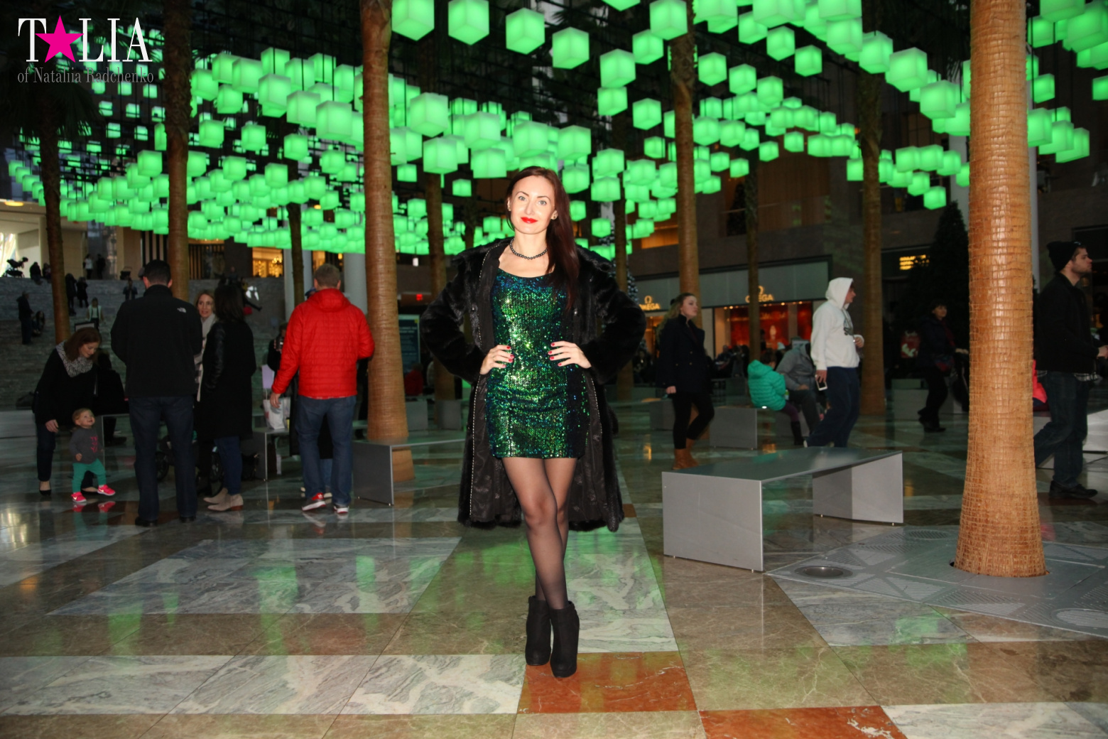 Световая инсталляция Luminaries в Зимнем саду Брукфилд Плейс Всемирного Финансового Центра, Нью-Йорк-Сити