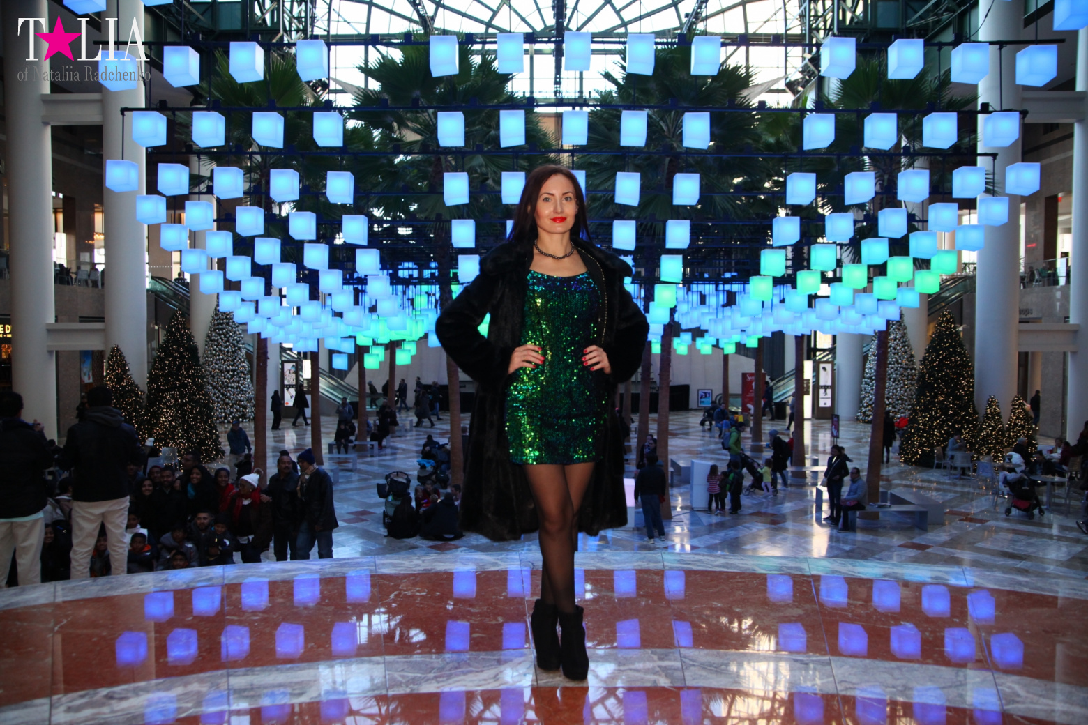 Световая инсталляция Luminaries в Зимнем саду Брукфилд Плейс Всемирного Финансового Центра, Нью-Йорк-Сити