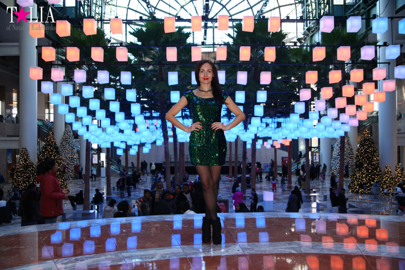 Световая инсталляция Luminaries в Зимнем саду Брукфилд Плейс Всемирного Финансового Центра, Нью-Йорк-Сити