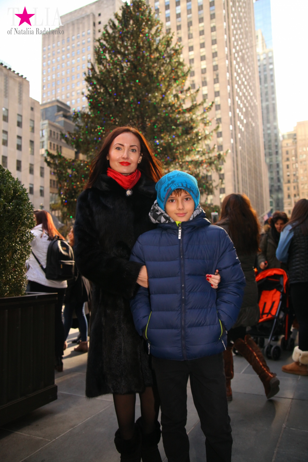 Главная рождественская елка Нью-Йорка возле Рокфеллер-Центра на Манхэттене