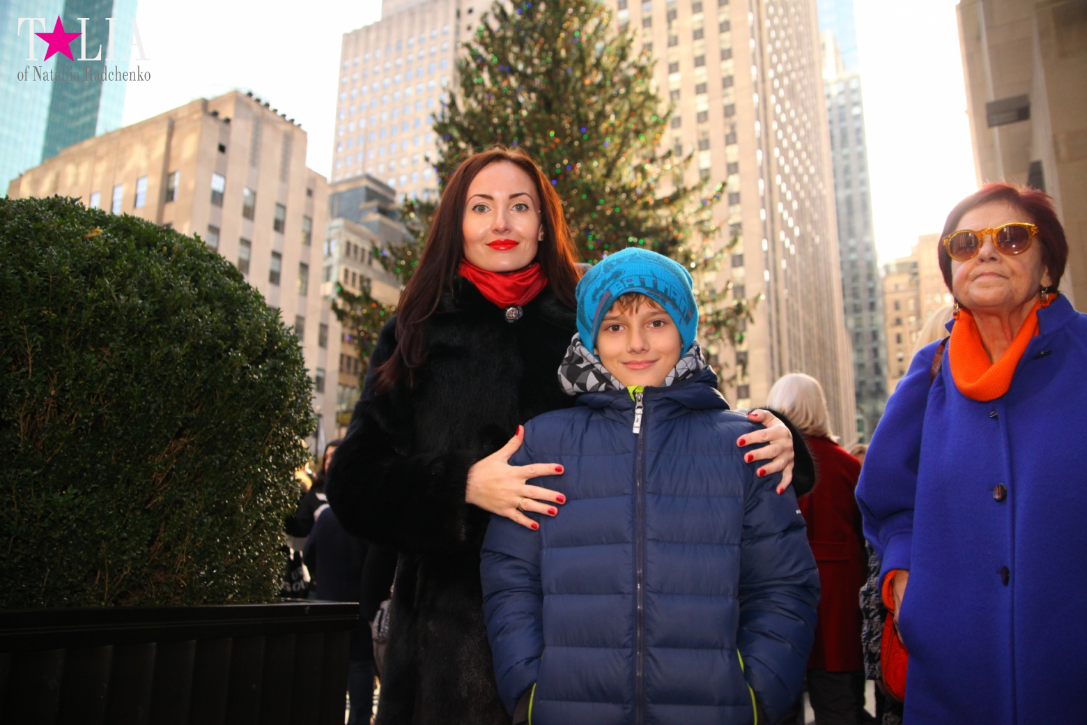 Главная рождественская елка Нью-Йорка возле Рокфеллер-Центра на Манхэттене