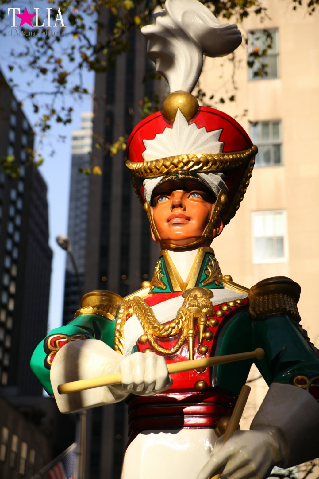 Главная рождественская елка Нью-Йорка возле Рокфеллер-Центра на Манхэттене