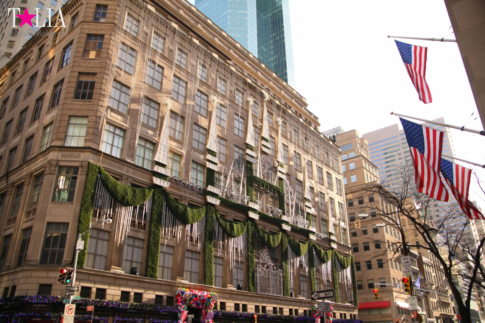 Главная рождественская елка Нью-Йорка возле Рокфеллер-Центра на Манхэттене