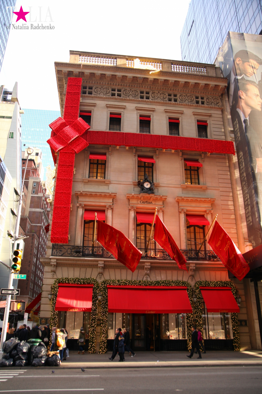 Главная рождественская елка Нью-Йорка возле Рокфеллер-Центра на Манхэттене
