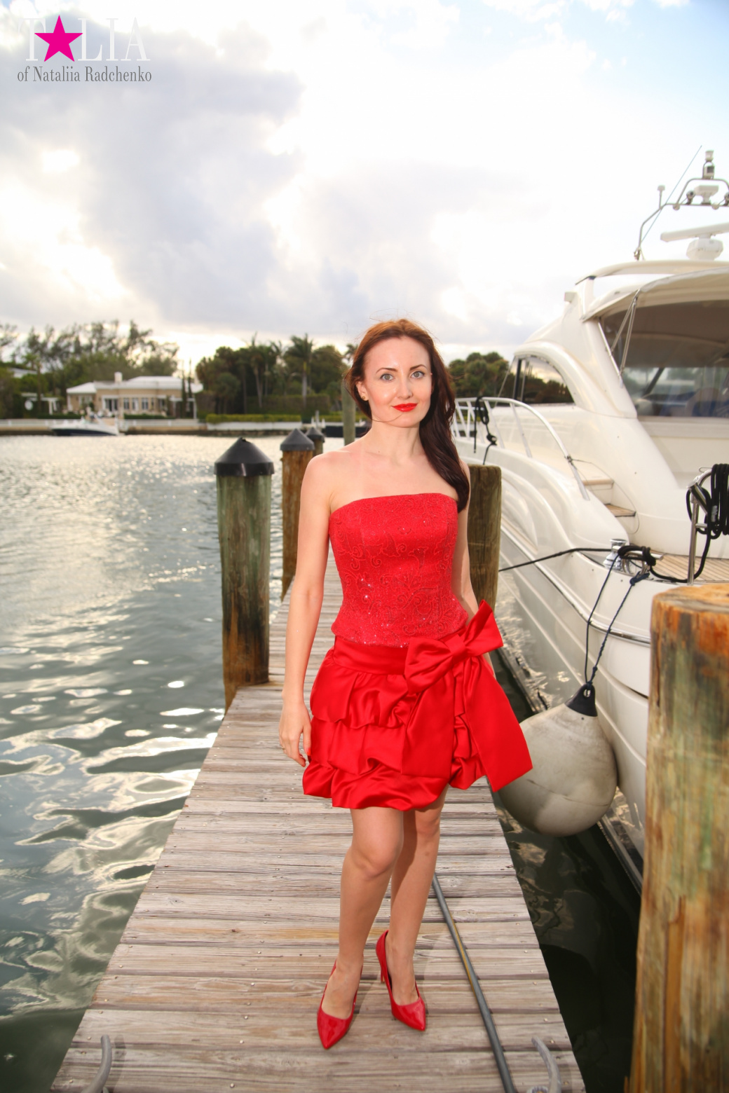 Yachts, Palms, Bay - The promenade of Middle Miami Beach, Collins Avenue