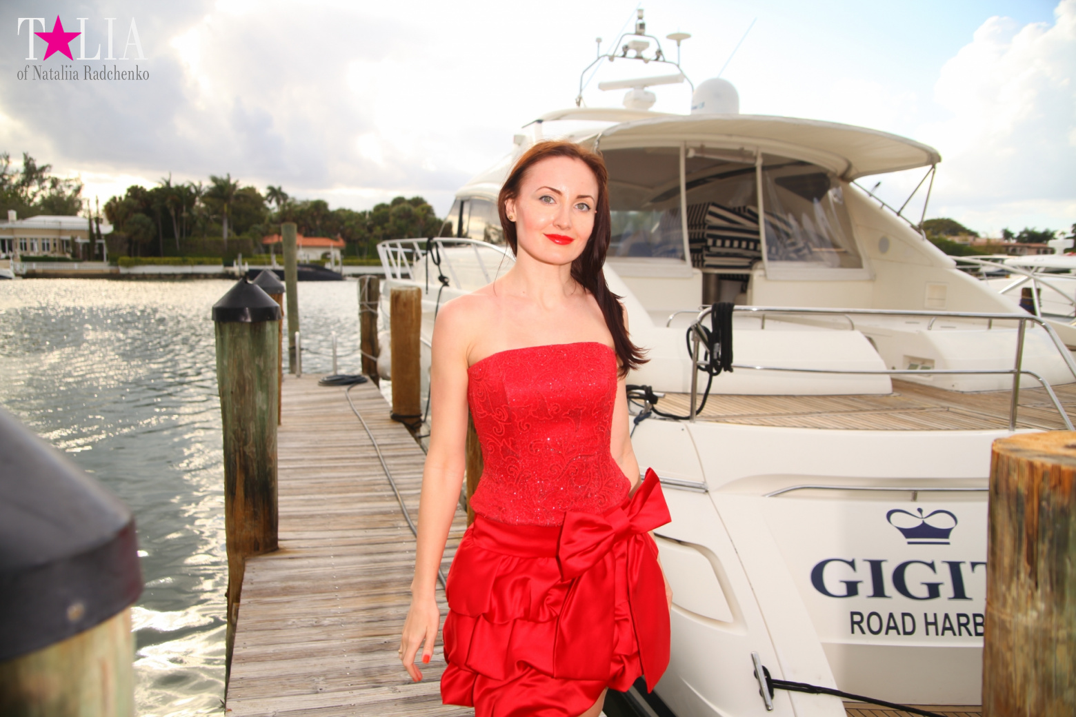 Yachts, Palms, Bay - The promenade of Middle Miami Beach, Collins Avenue