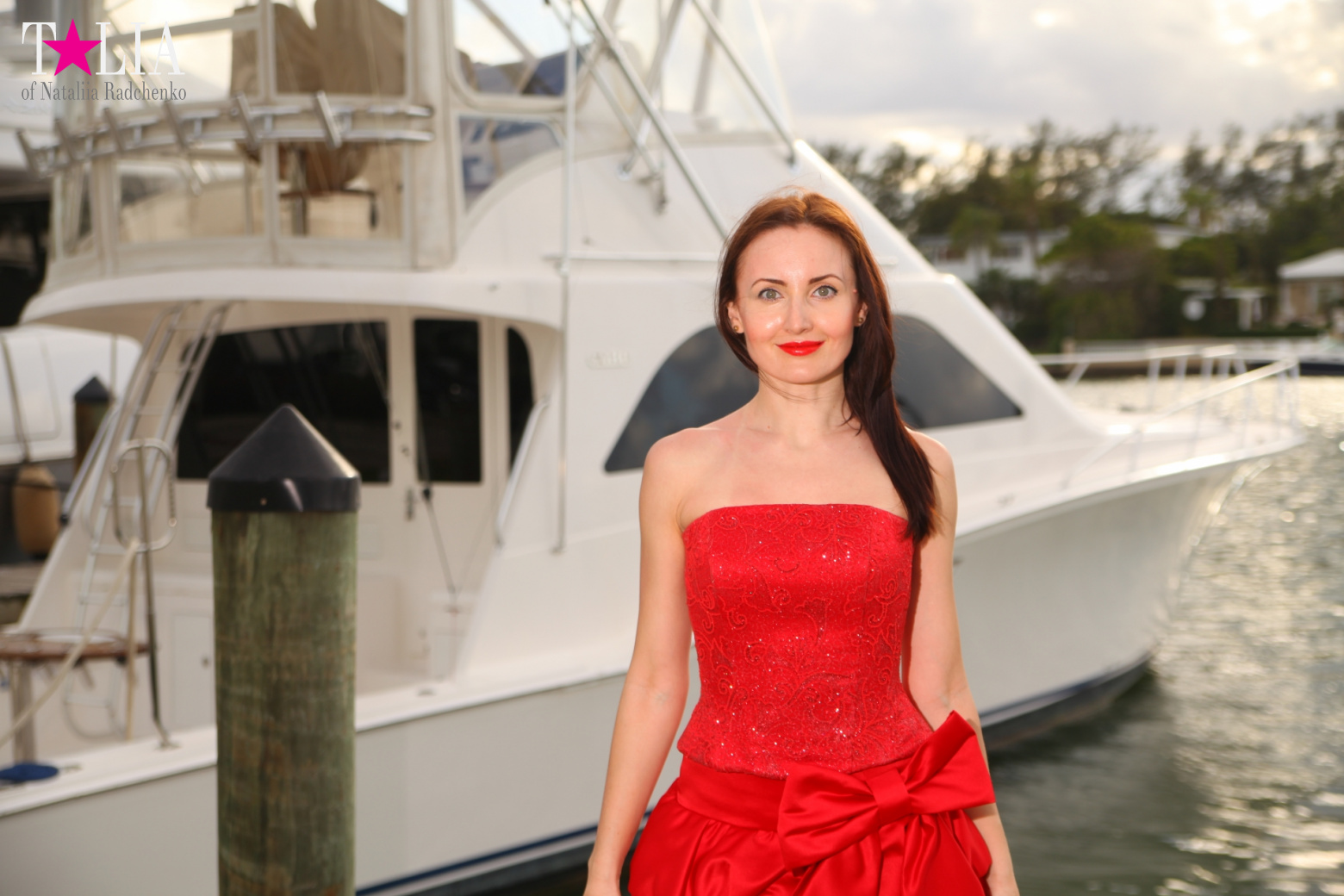 Yachts, Palms, Bay - The promenade of Middle Miami Beach, Collins Avenue
