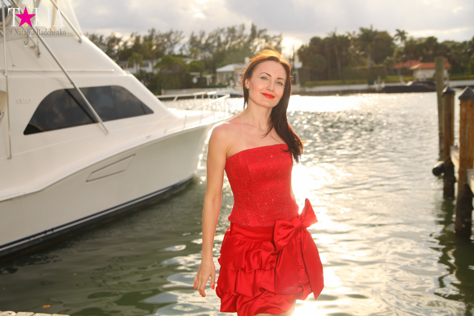 Yachts, Palms, Bay - The promenade of Middle Miami Beach, Collins Avenue