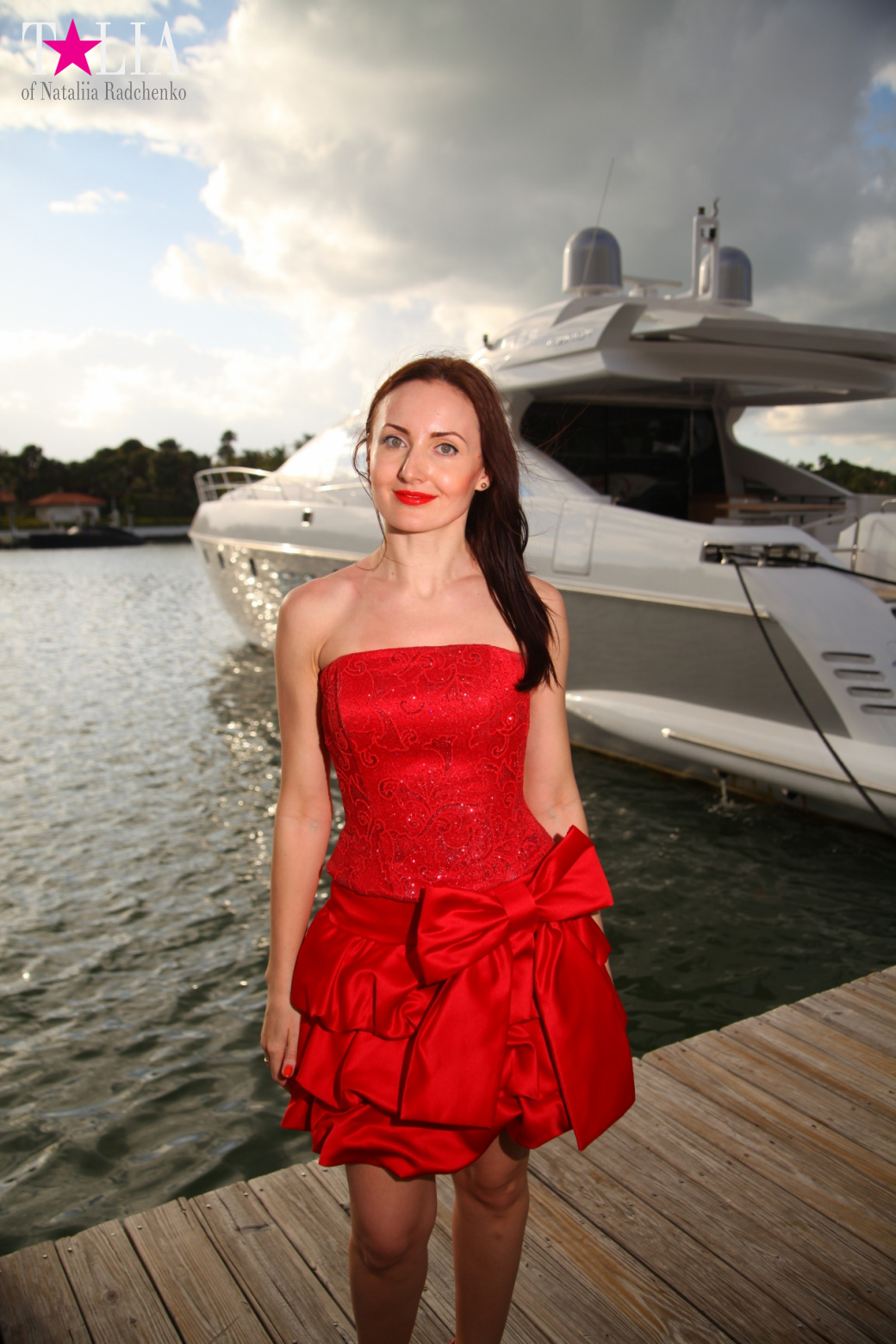 Yachts, Palms, Bay - The promenade of Middle Miami Beach, Collins Avenue