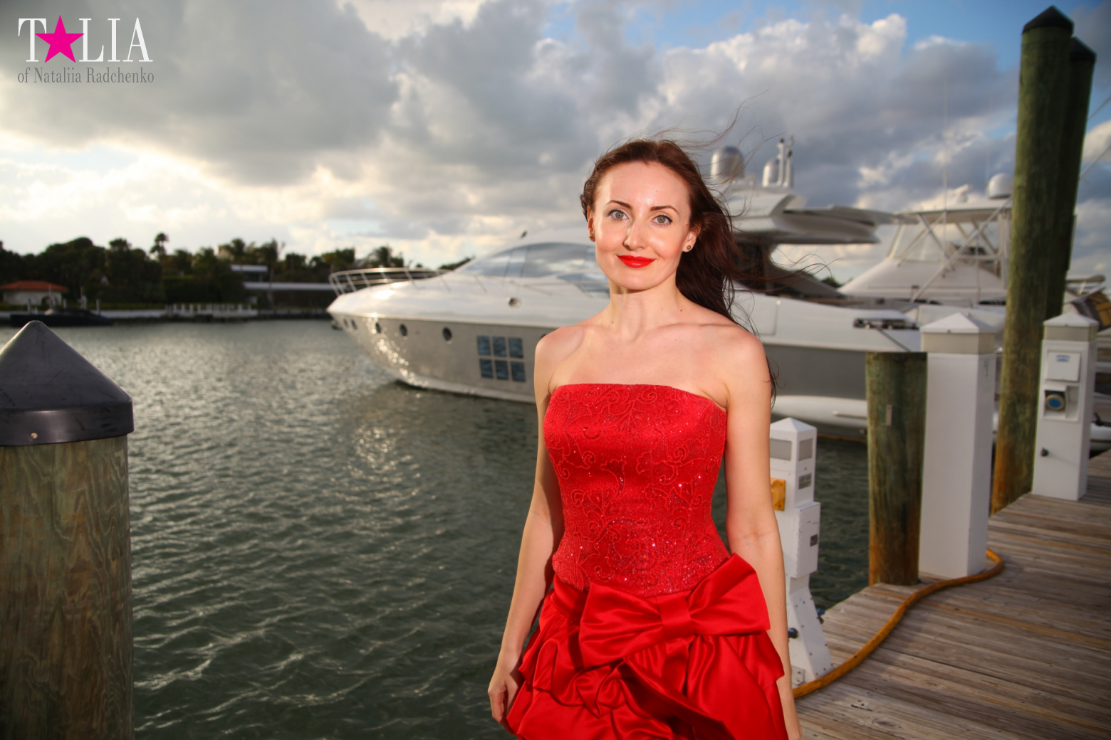 Yachts, Palms, Bay - The promenade of Middle Miami Beach, Collins Avenue