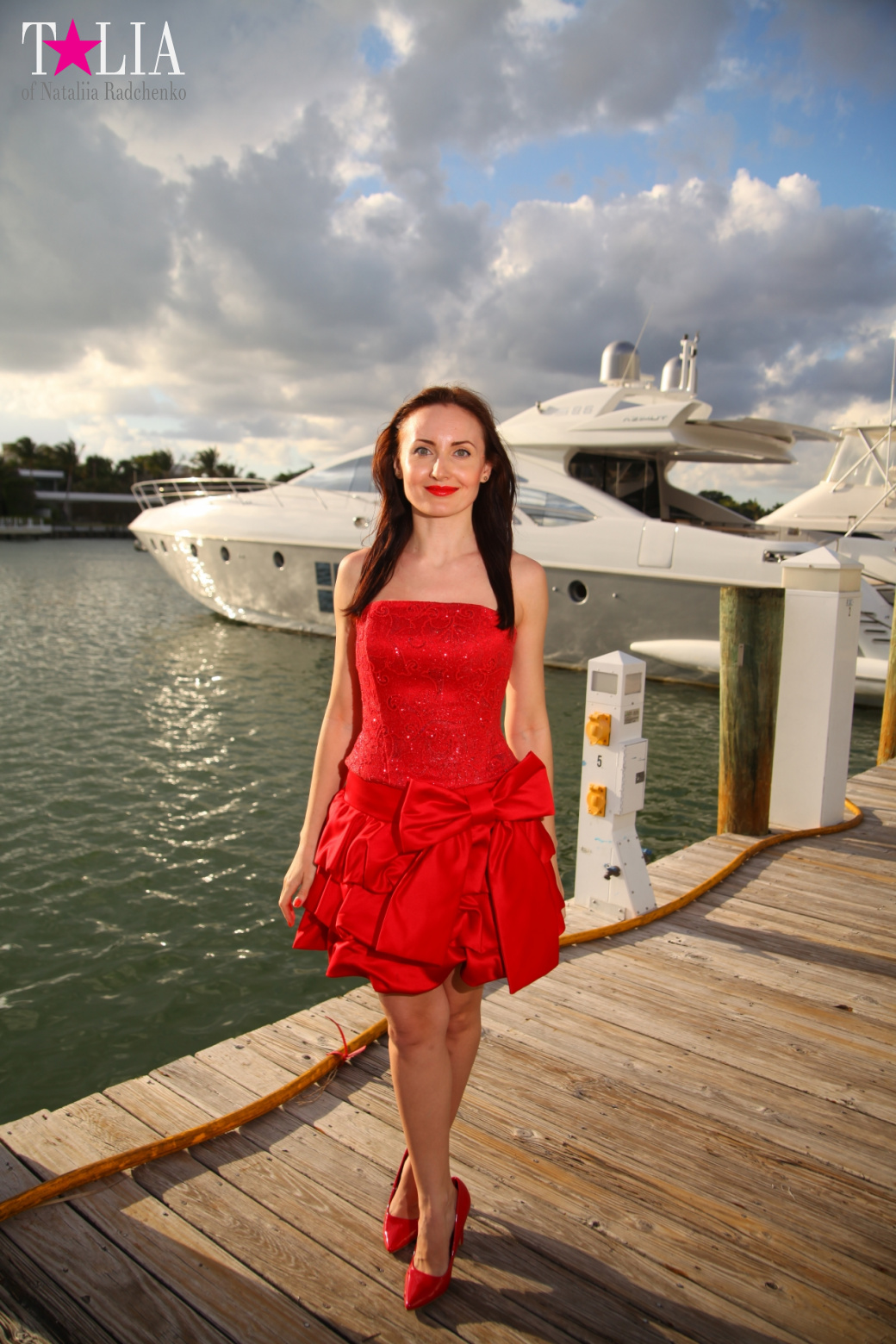 Yachts, Palms, Bay - The promenade of Middle Miami Beach, Collins Avenue