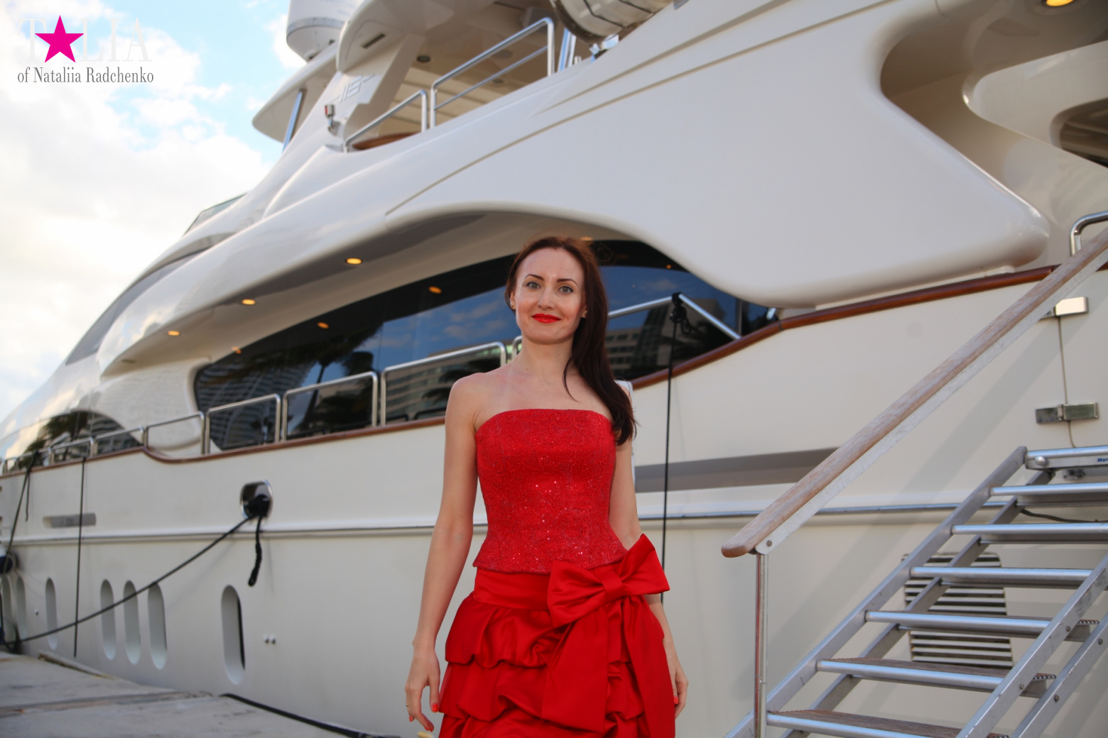 Yachts, Palms, Bay - The promenade of Middle Miami Beach, Collins Avenue