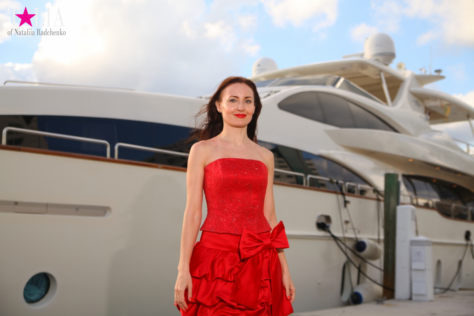 Yachts, Palms, Bay - The promenade of Middle Miami Beach, Collins Avenue
