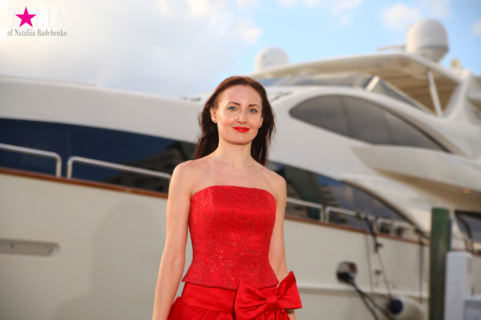 Yachts, Palms, Bay - The promenade of Middle Miami Beach, Collins Avenue