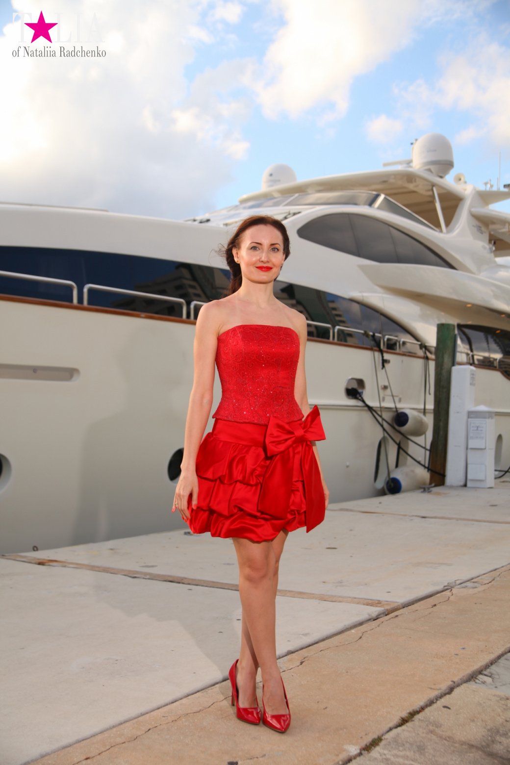 Yachts, Palms, Bay - The promenade of Middle Miami Beach, Collins Avenue