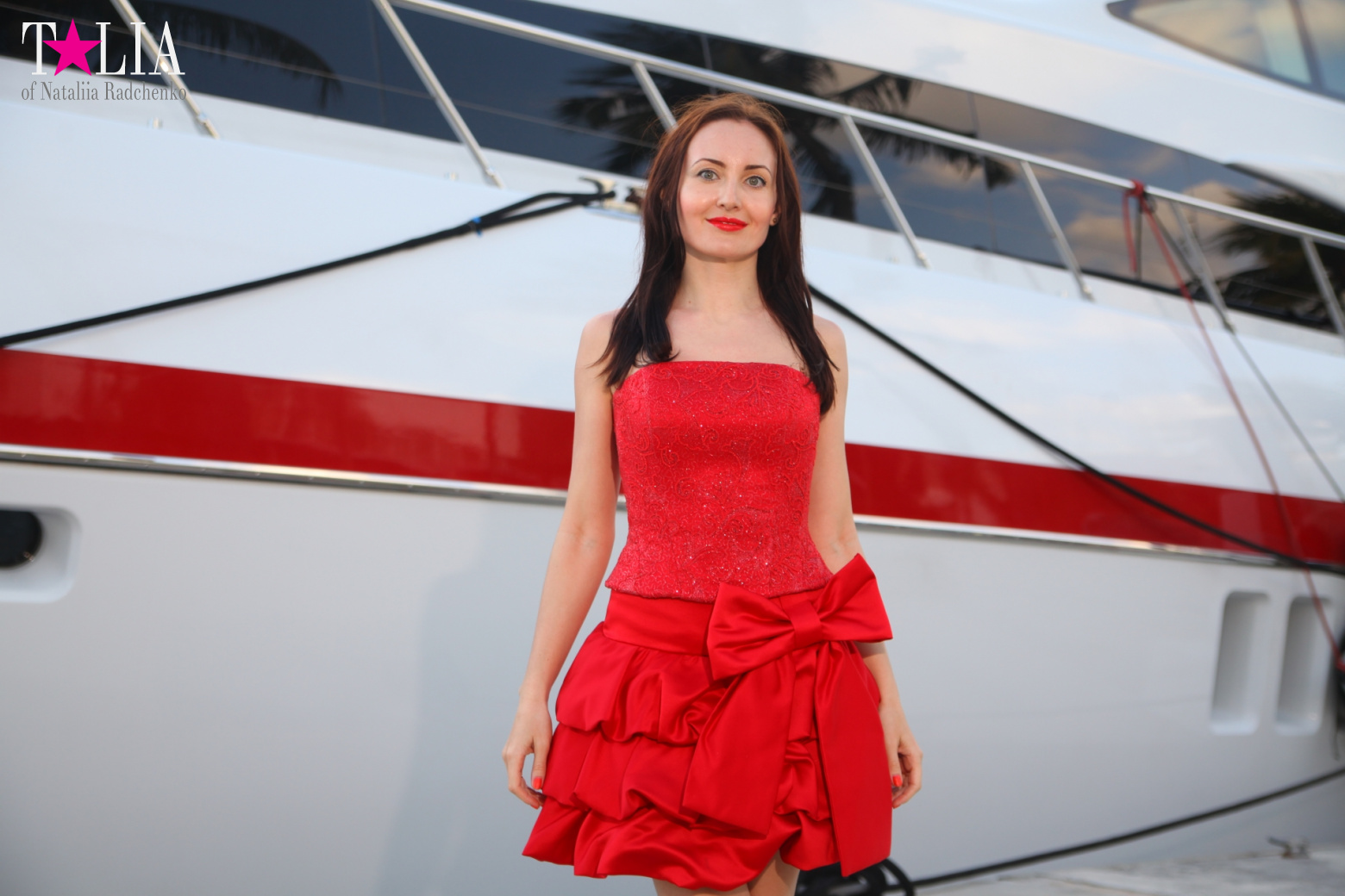 Yachts, Palms, Bay - The promenade of Middle Miami Beach, Collins Avenue