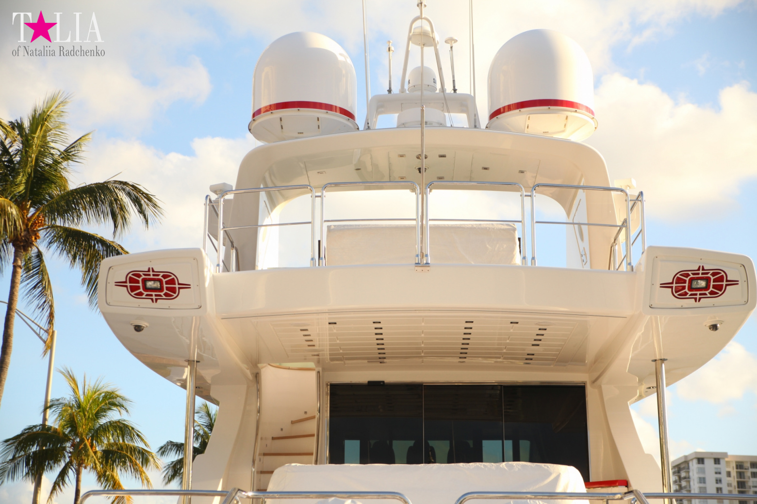 Yachts, Palms, Bay - The promenade of Middle Miami Beach, Collins Avenue