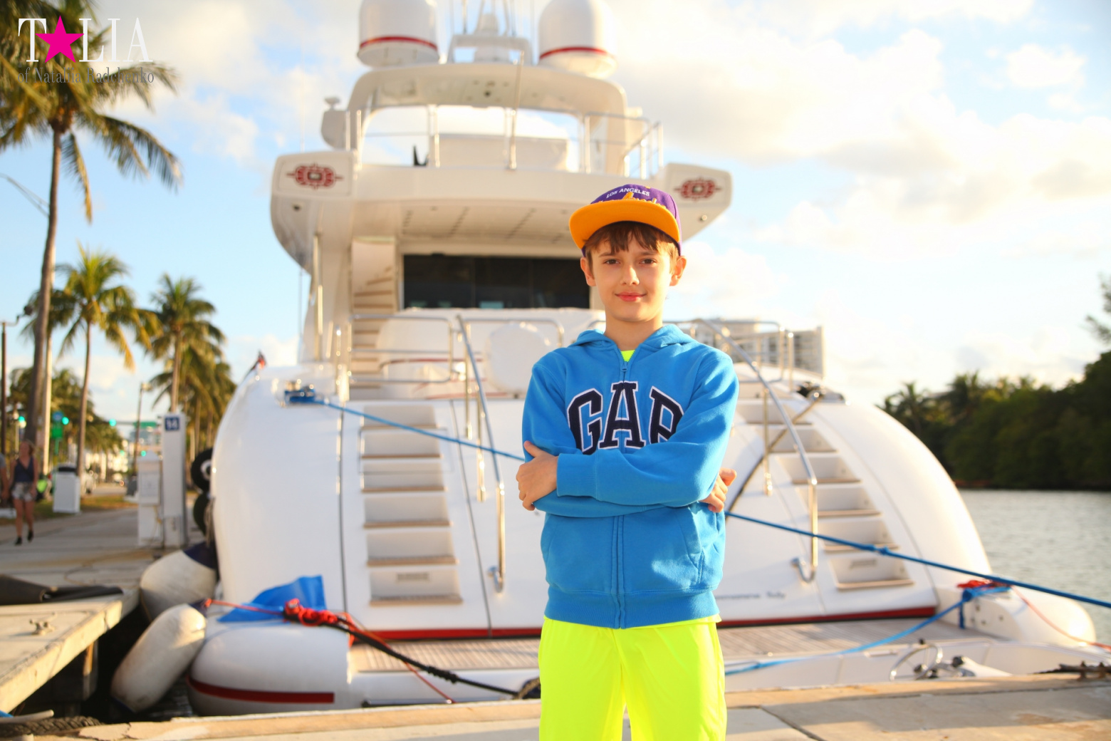 Yachts, Palms, Bay - The promenade of Middle Miami Beach, Collins Avenue