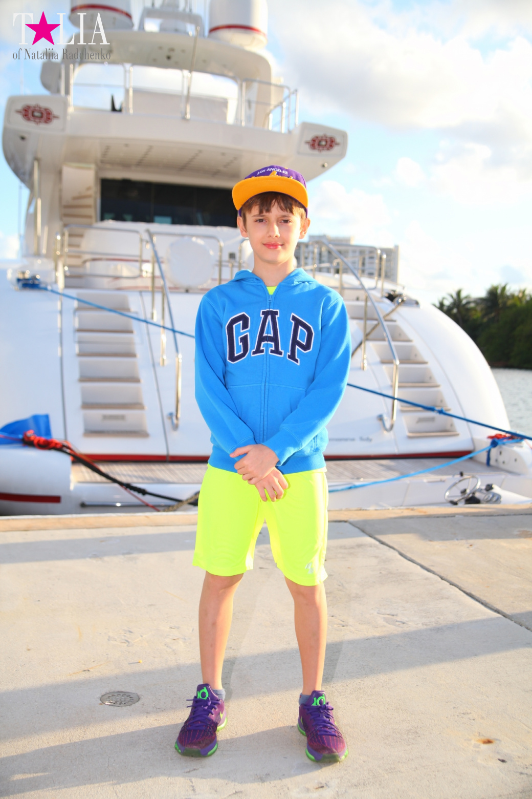 Yachts, Palms, Bay - The promenade of Middle Miami Beach, Collins Avenue