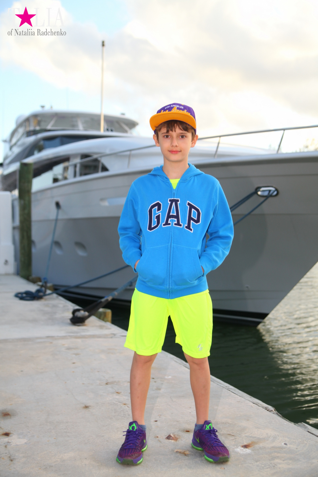 Yachts, Palms, Bay - The promenade of Middle Miami Beach, Collins Avenue