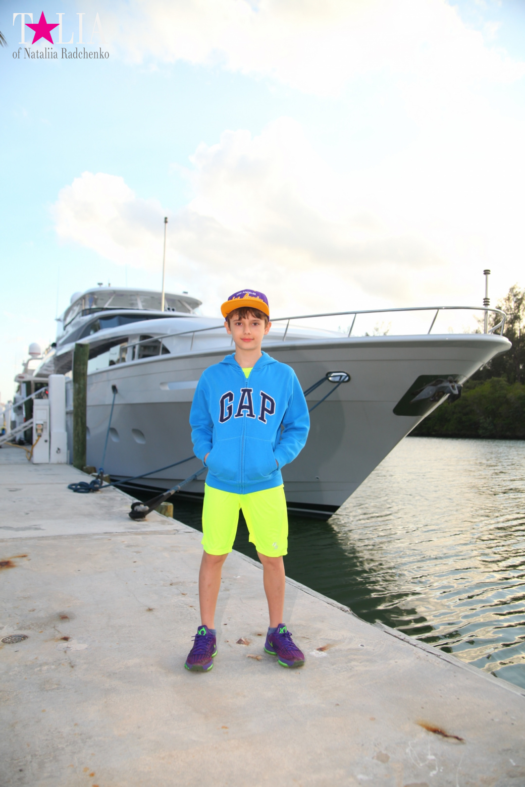 Yachts, Palms, Bay - The promenade of Middle Miami Beach, Collins Avenue
